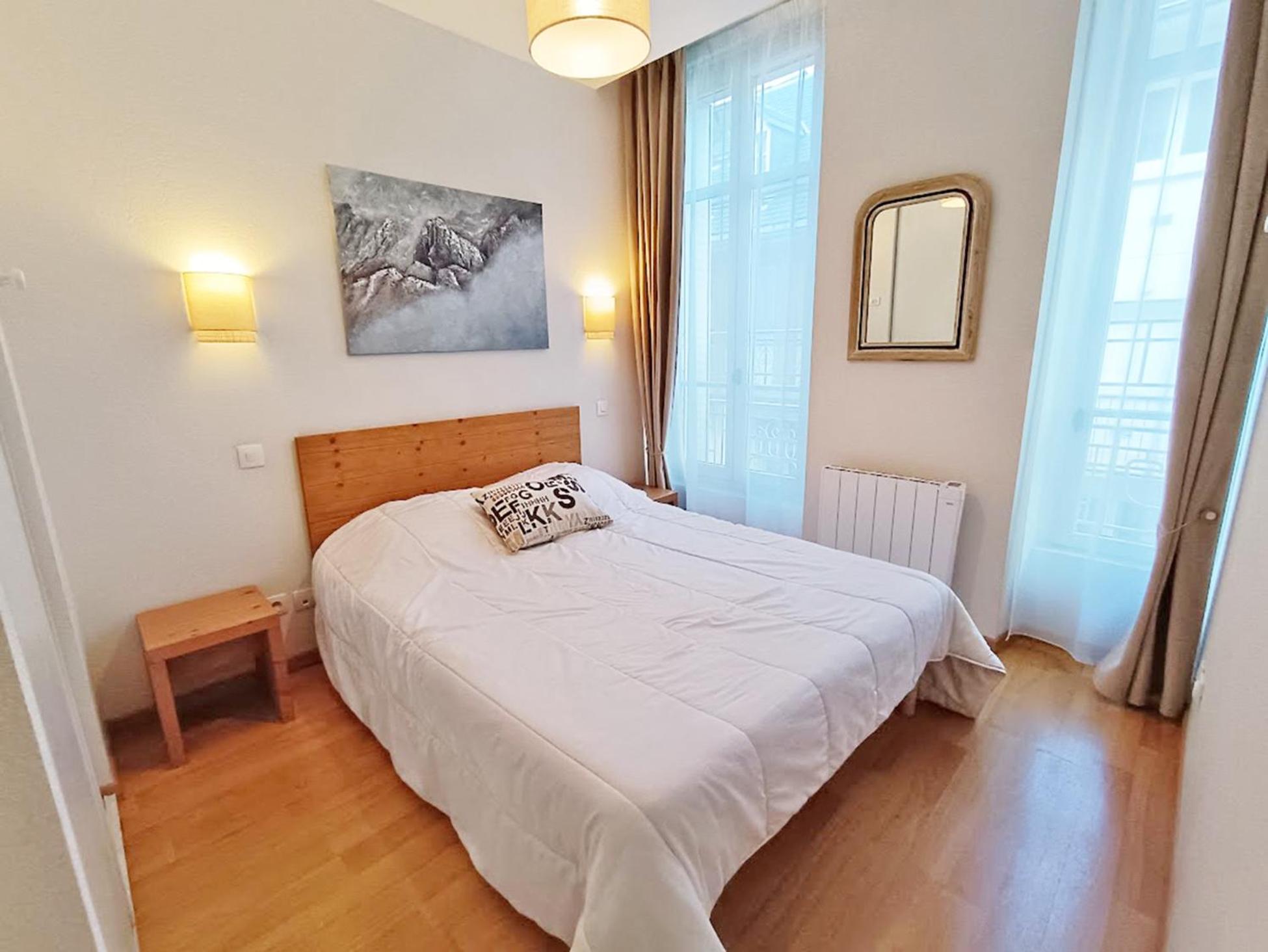 L'Eterlou, T3, Centre Luchon, Wifi, Casier A Skis, Ascenseur, 6 Personnes Bagnères-de-Luchon エクステリア 写真